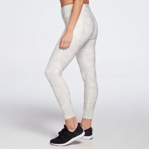 Calia Women’s Energize (Mid-Rise 7/8) leggings